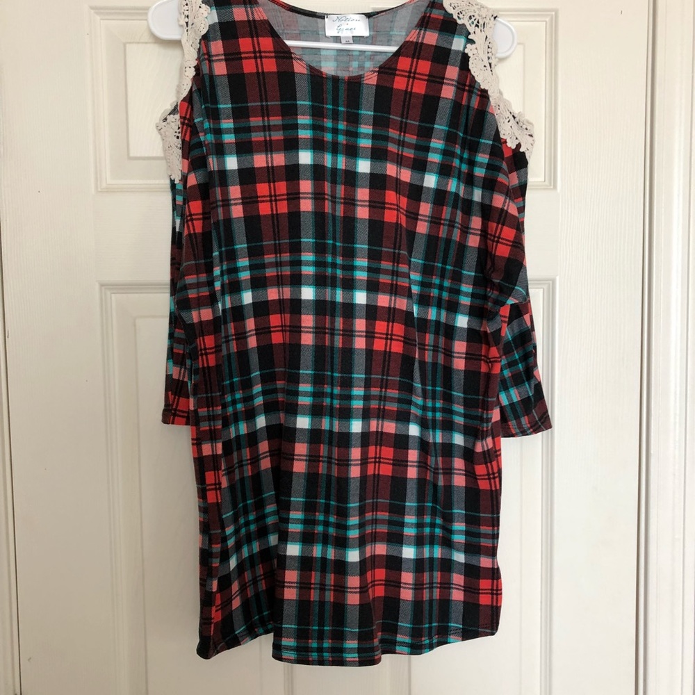 Cold shoulder tunic